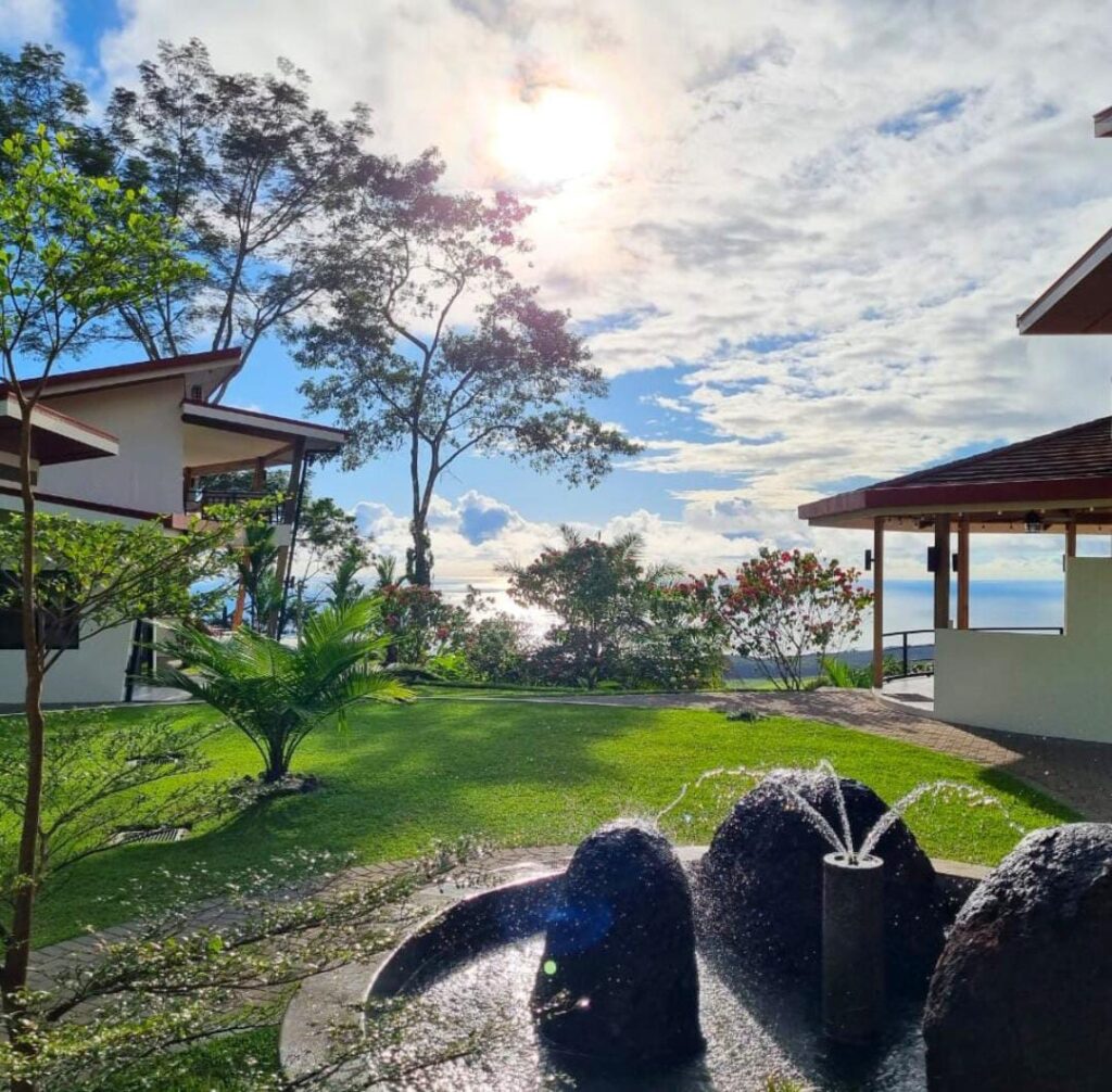 Lapazul Boutique Retreat Center 3
